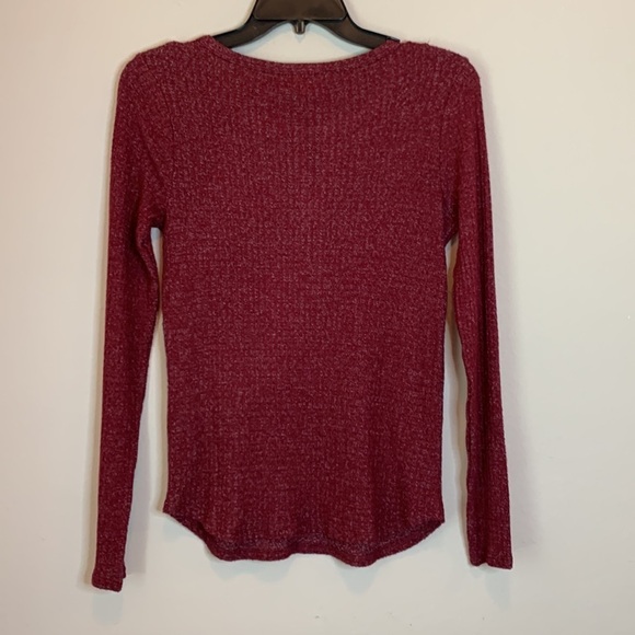 Socialite NWT Red Rhubarb Long Sleeve Top - Picture 2 of 7